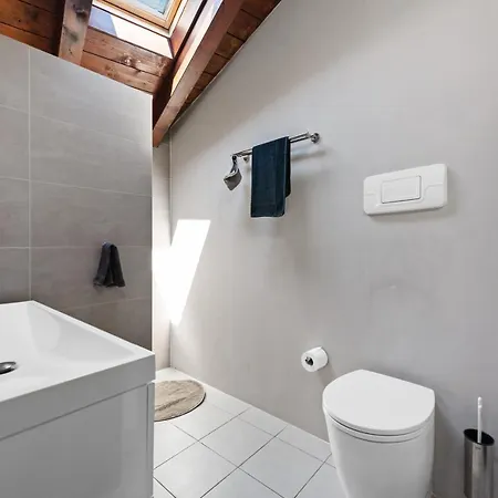Casacamelia 35, 3 Bdrm With View Lägenhet