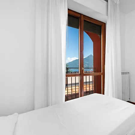 Casacamelia 35, 3 Bdrm With View 아파트